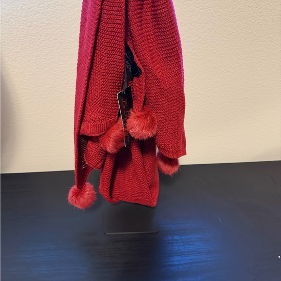 NWT La Fiorentina Burgundy Knit Scarf with Pom Poms - Picture 3 of 6